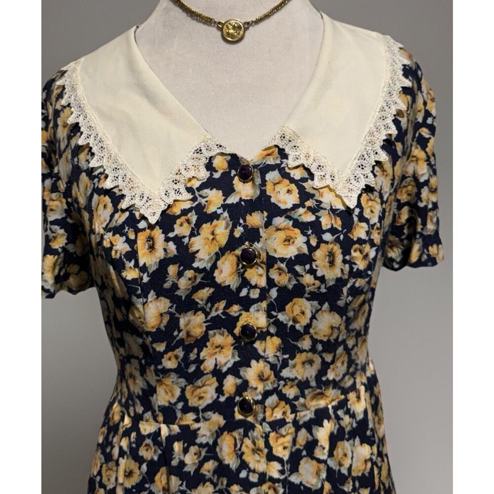 Vintage 1990s Floral Prairie Dress | Lace Statement Collar | Cottagecore Modest